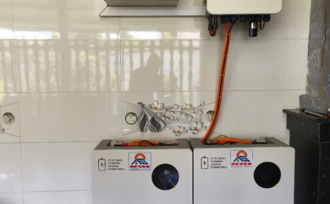 Điện mặt trời lưu trữ cao cấp