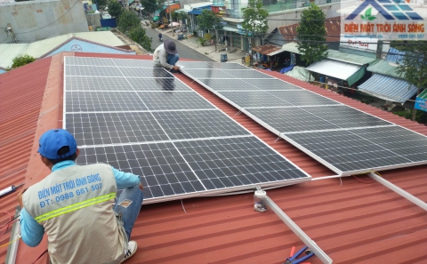 Điện mặt trời bám tải LH Tư vấn 0988661507